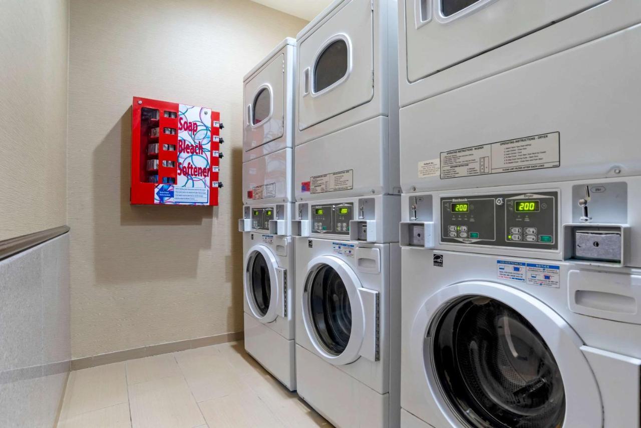 Comfort Suites Alexandria Bagian luar foto