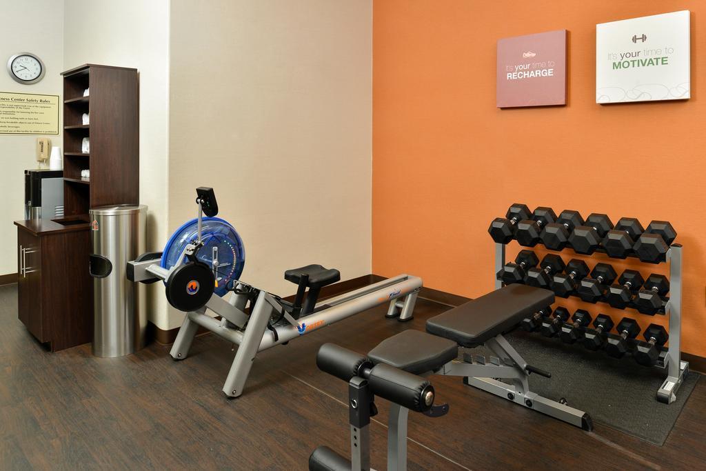 Comfort Suites Alexandria Bagian luar foto