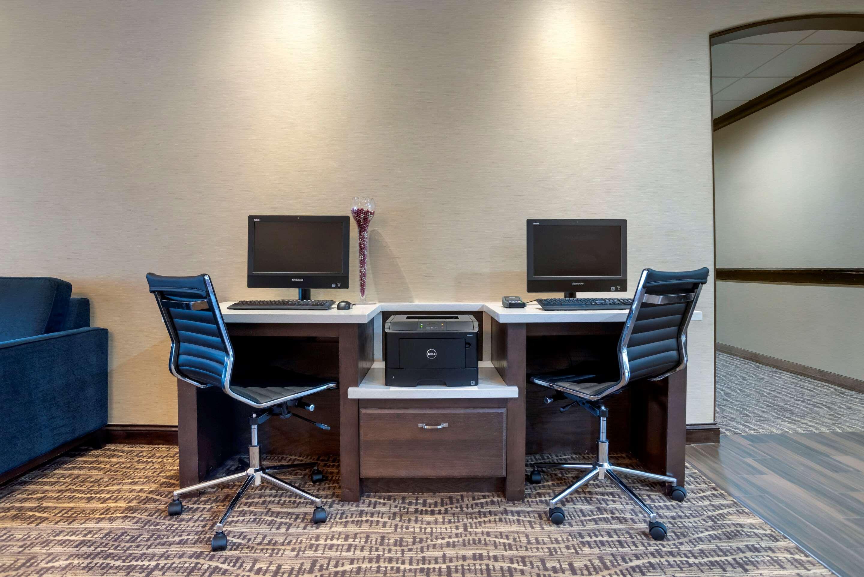 Comfort Suites Alexandria Bagian luar foto