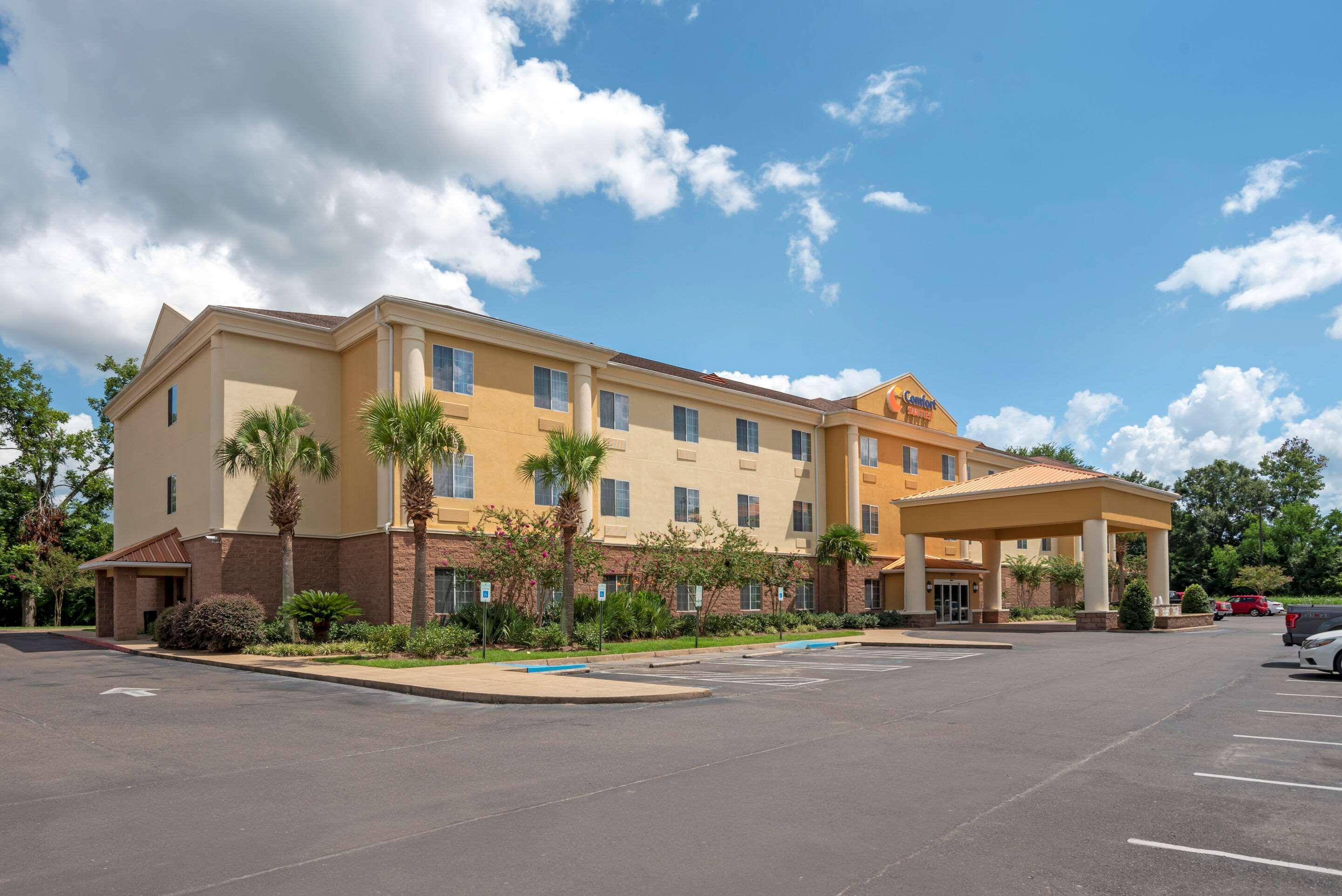 Comfort Suites Alexandria Bagian luar foto