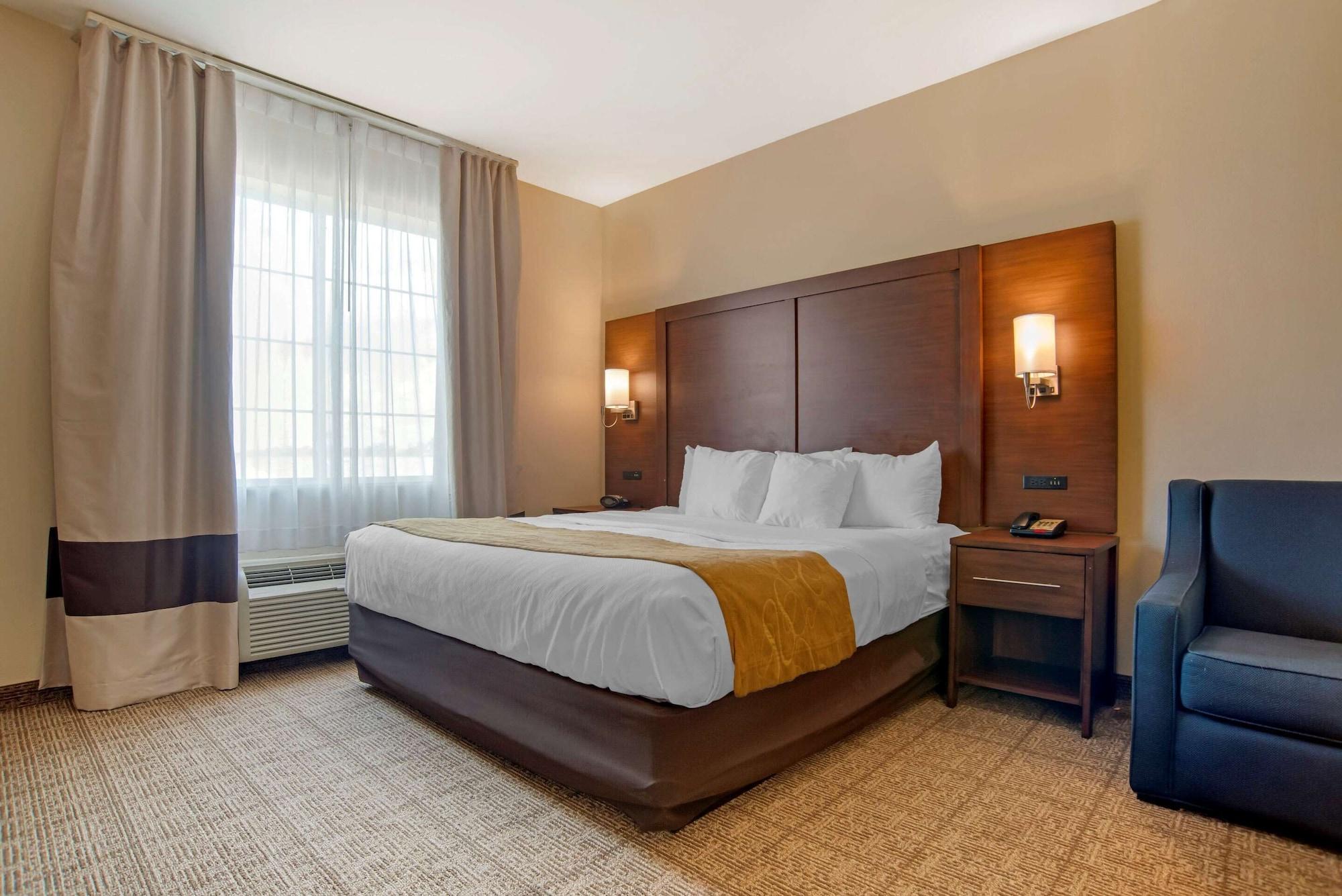 Comfort Suites Alexandria Bagian luar foto