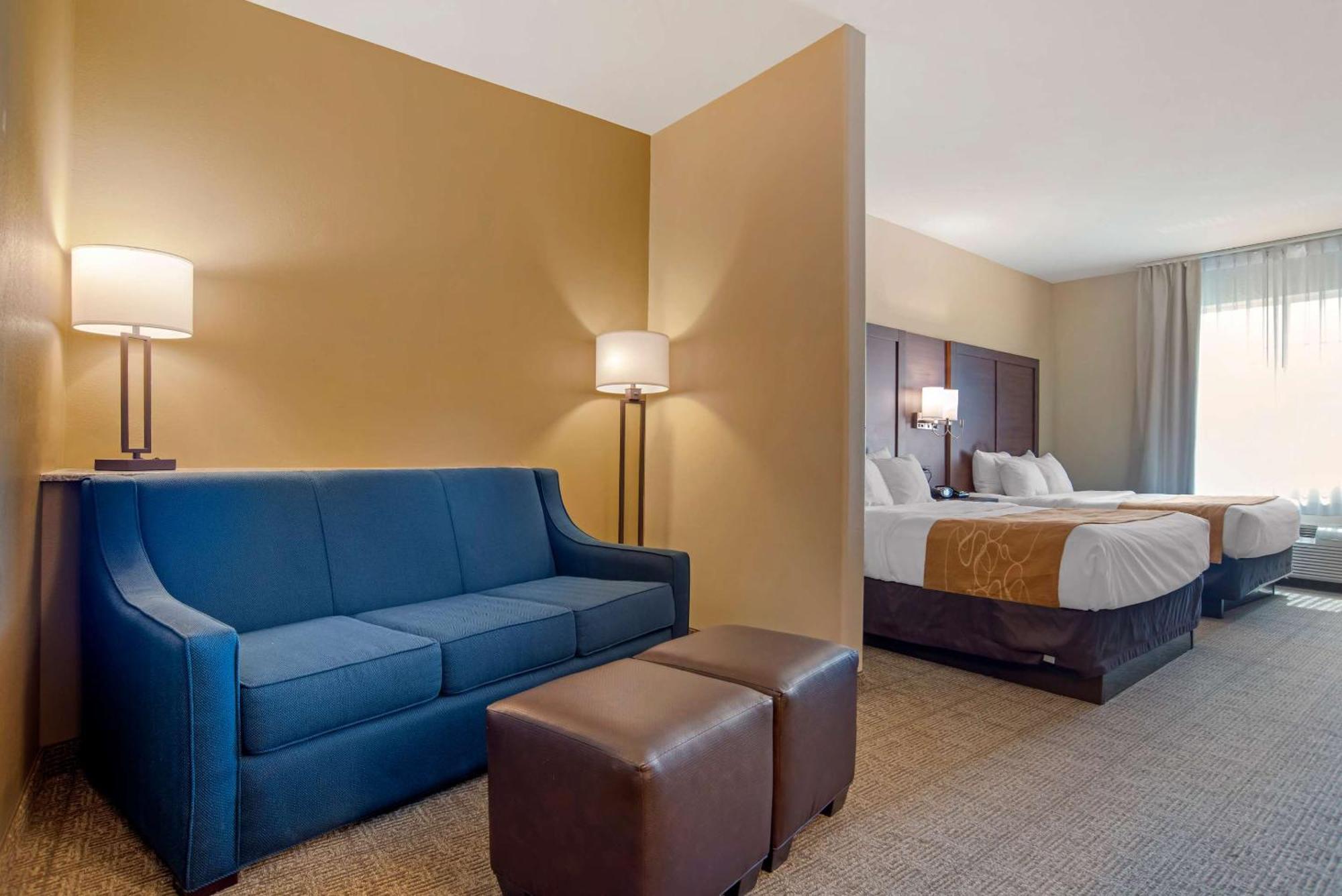 Comfort Suites Alexandria Bagian luar foto